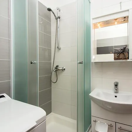 New Cozy Studio In The City Center Apartment Split